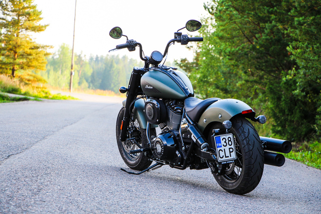 Indian Chief Bobber Dark Horse – Kun koolla on väliä Indian Chief Bobber Dark Horse – Kun koolla on väliä