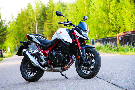 Honda CB 750 Hornet – Uudesti syntynyt herhiläinen