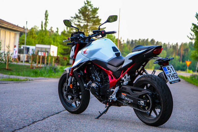 Honda CB 750 Hornet – Uudesti syntynyt herhiläinen