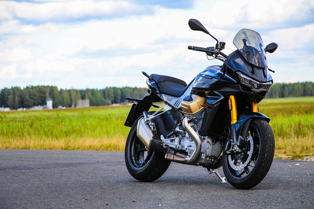 Moto Guzzi V100 Mandello S – Sadan vuoden kunniaksi.