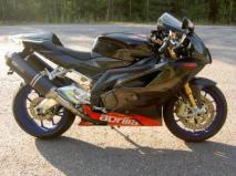Aprilia RSV 1000 Factory - Italian stallion