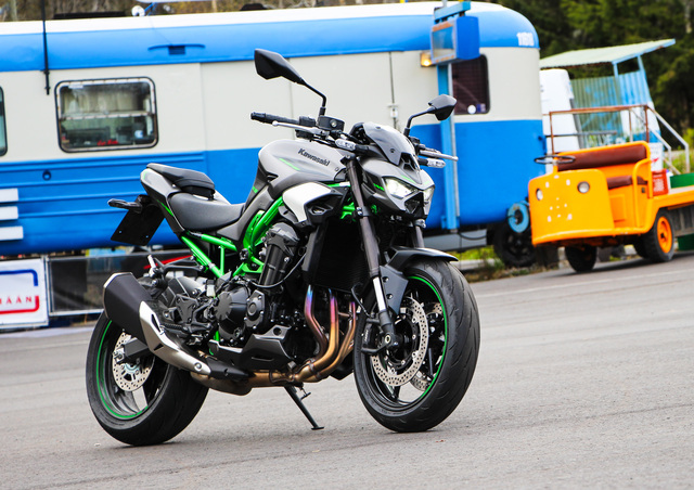 Kawasaki Z900 – Nakuklassikon uusi aikakausi