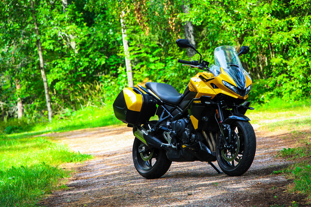 Triumph Tiger Sport 800 – Sporttinen matkaseikkailija