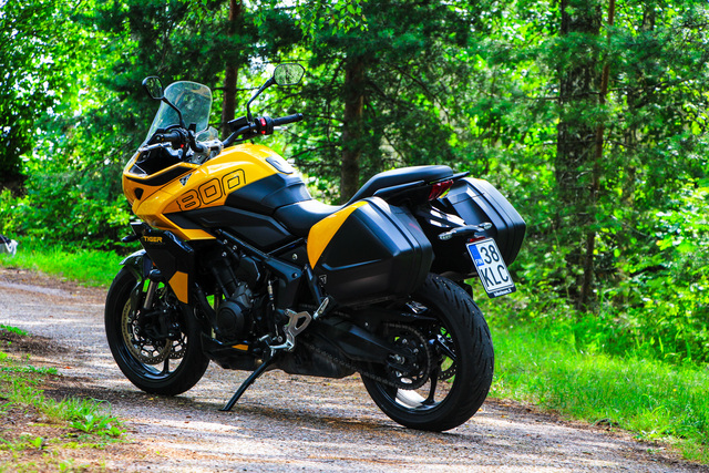 Triumph Tiger Sport 800 – Sporttinen matkaseikkailija