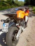 KTM RC8 - silkkaa asennetta