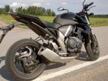 Honda CB1000R - rähinää